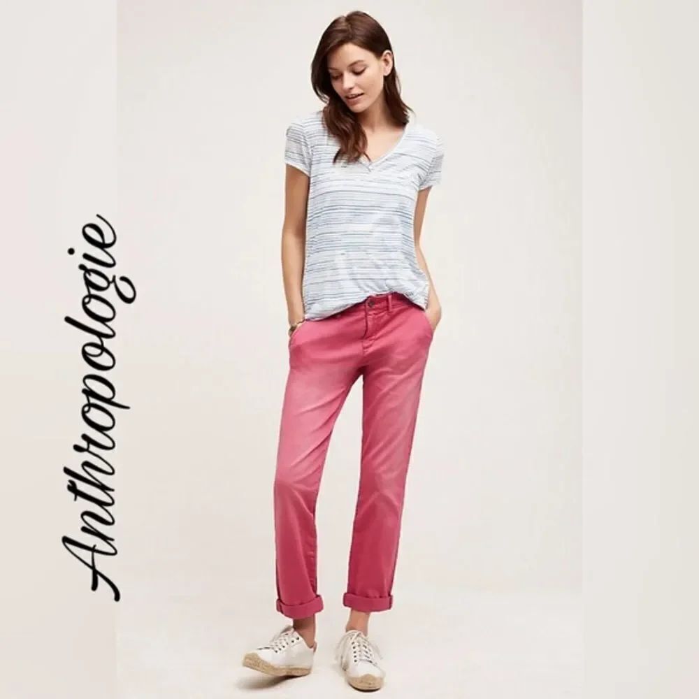 ✨HP✨Tillie V-Neck Tee✨ 